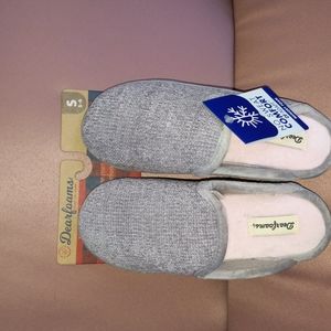 NWT Ladies Dearfoams slippers size s (5-6)